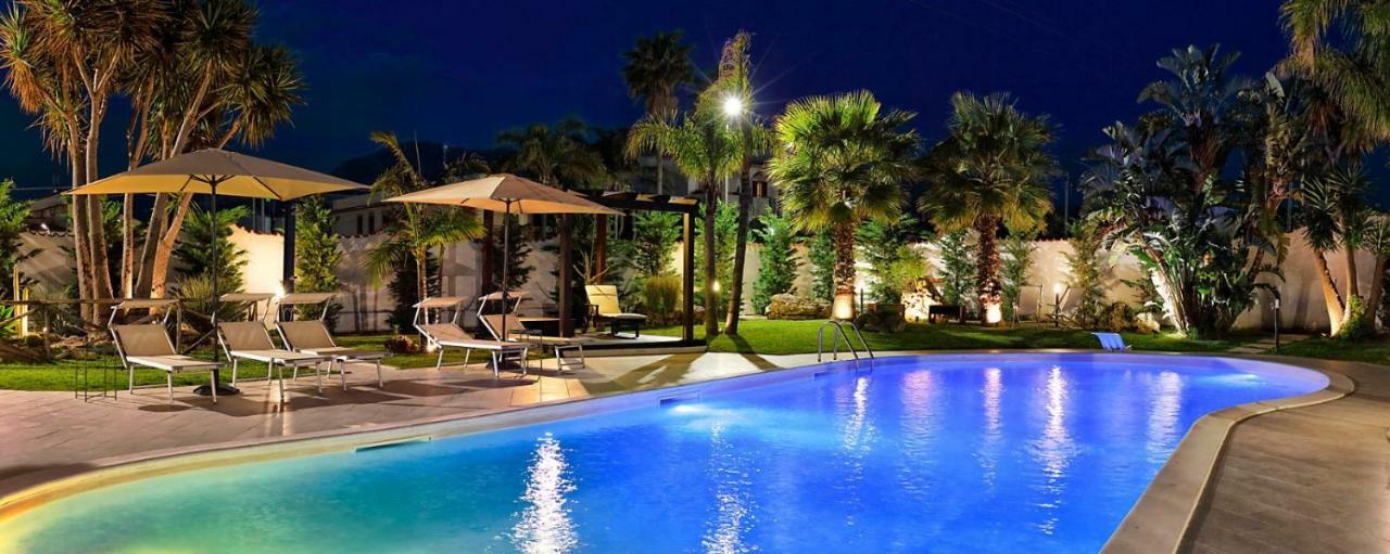 Villa Araucaria Partinico Buitenkant foto