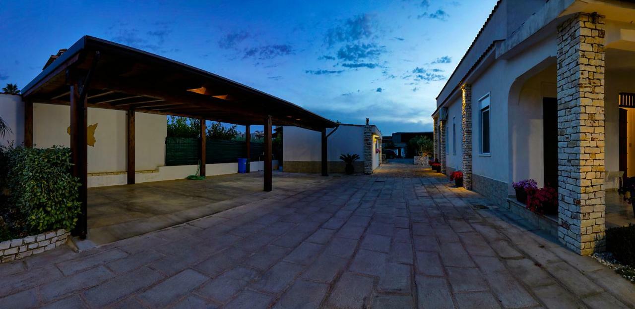 Villa Araucaria Partinico Buitenkant foto